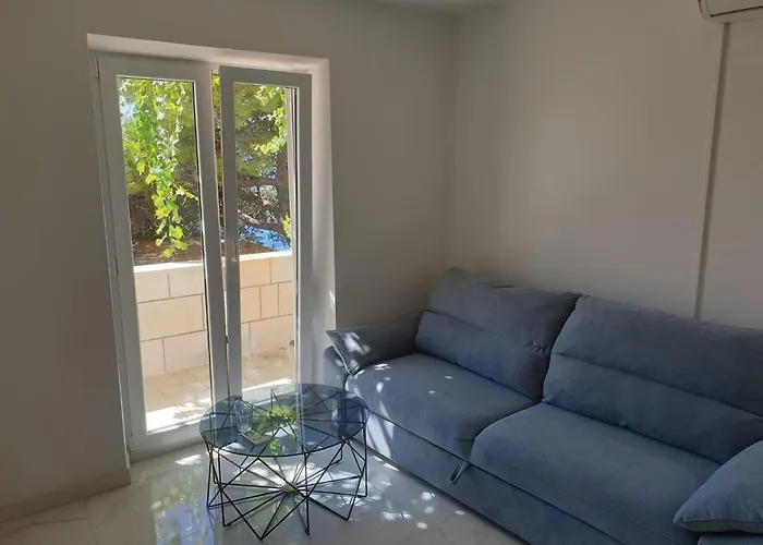 Apartments & Rooms Katarina
