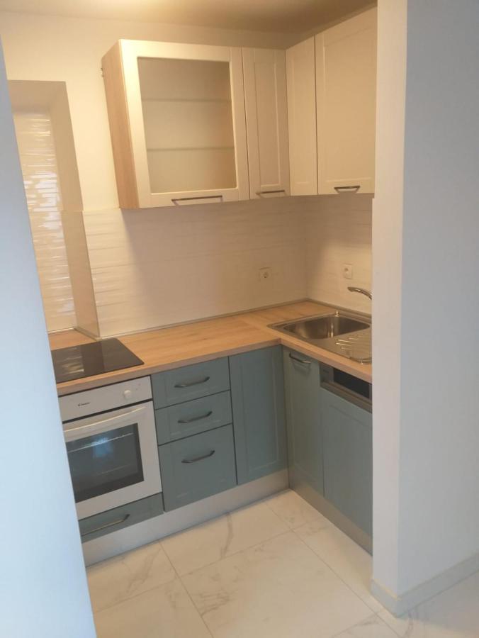Apartment & Katarina
